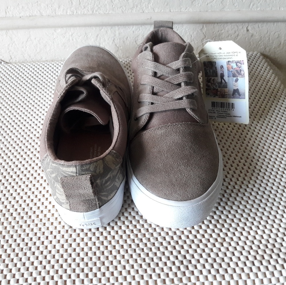 Toms - Picture 3 of 3